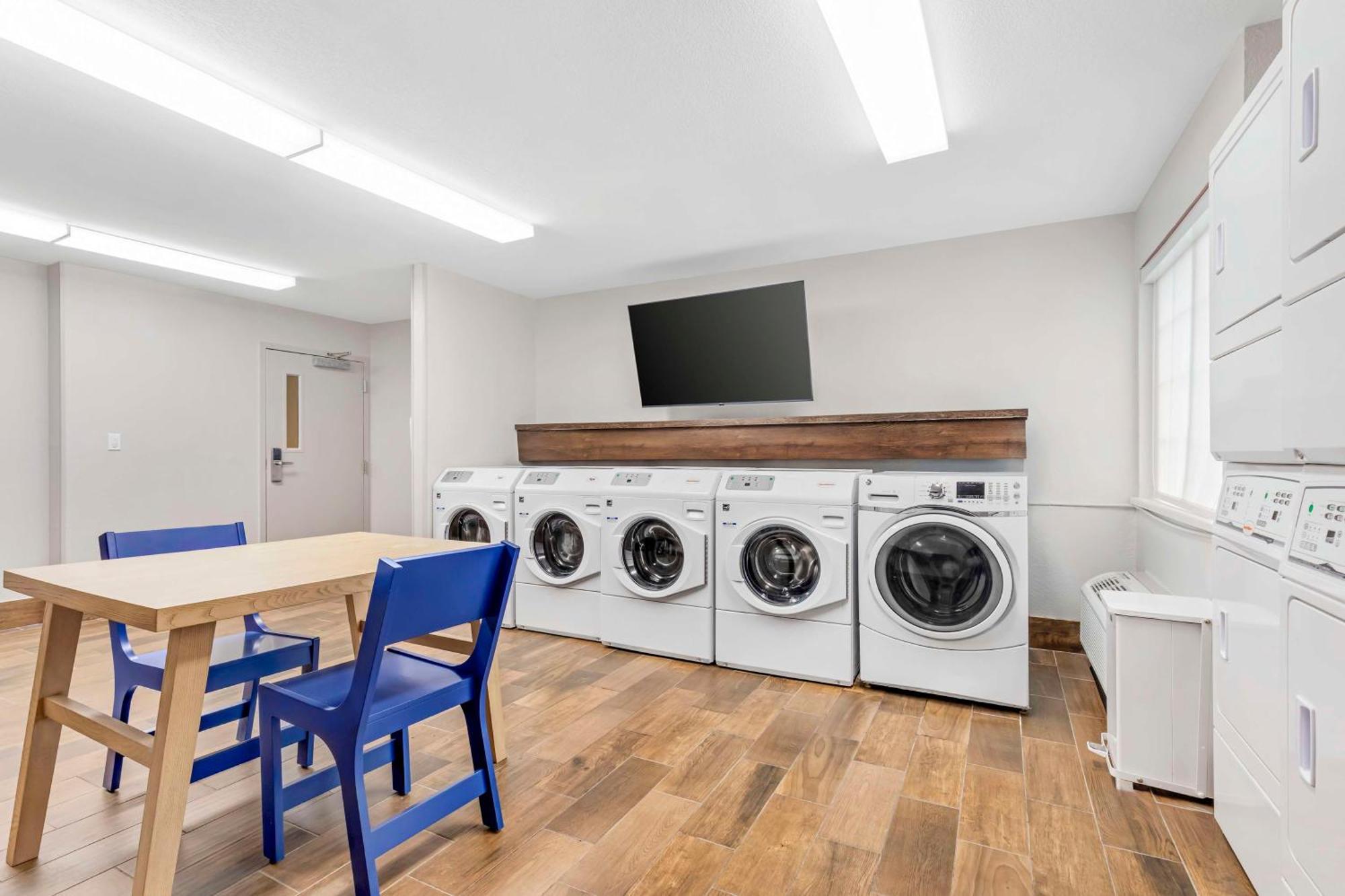 Sonesta Simply Suites Baltimore BWI Airport Линтикъм Екстериор снимка